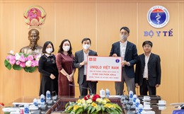 Công ty UNIQLO Việt Nam trao tặng 10.500 sản phẩm AIRism