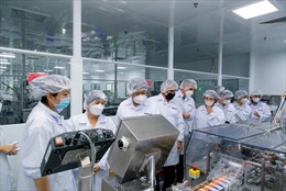 Đoàn đại biểu Bộ Y tế thăm và làm việc tại Nhà máy Sanofi Việt Nam 