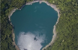 Hồ Mắt Ngọc - viên ngọc xanh giữa rừng sâu