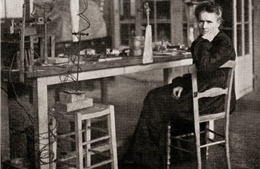 ECB điều chỉnh tên gọi Marie Curie trên đồng euro mới sau phản ứng từ Ba Lan