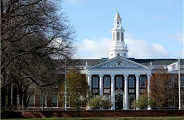 Chính quyền Trump thu hồi quyền tuyển sinh sinh viên quốc tế của Đại học Harvard