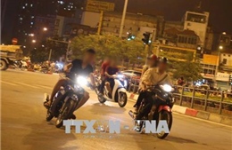 Nhóm thanh niên điều khiển xe máy làm náo loạn thành phố Sầm Sơn
