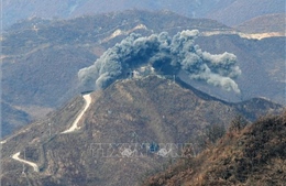 Hàn Quốc dùng thuốc nổ TNT phá hủy trạm gác trong Khu phi quân sự