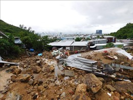 Áp thấp nhiệt đới gây mưa lớn kéo dài tại Nha Trang khiến 12 người chết