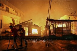Hỏa hoạn thiêu rụi 600 ngôi nhà tạm tại Brazil