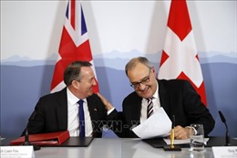 Anh ký thỏa thuận duy trì hoạt động thương mại với Thụy Sĩ thời hậu Brexit