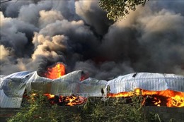 Cháy lớn thiêu rụi xưởng sản xuất lốp ô tô ở Biên Hòa
