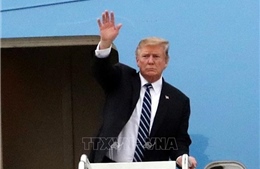 Tổng thống Mỹ Donald Trump rời Việt Nam