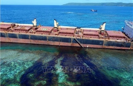 Va chạm tàu ngoài khơi Trung Quốc làm 400 tấn dầu tràn ra biển