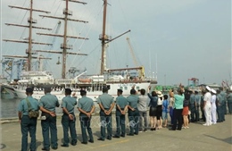 Tàu buồm huấn luyện Lê Quý Đôn kết thúc chuyến thăm Indonesia 