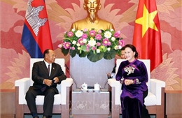 Chủ tịch Quốc hội đón, hội đàm với Chủ tịch Quốc hội Vương quốc Campuchia