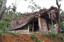 Lốc xoáy, lũ quét gây nhiều thiệt hại tại Lào Cai