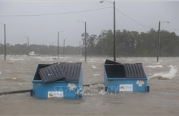 Bão Barry đổ bộ vào bang Louisiana, hàng triệu người đối mặt với lũ lụt