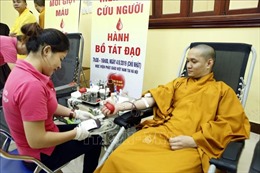 500 tăng ni, phật tử đăng ký hiến máu và 150 người đăng ký hiến mô, tạng