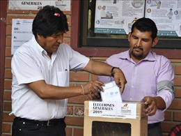 Tổng thống Evo Morales dẫn đầu cuộc bầu cử Bolivia