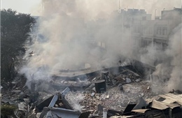 Cháy nổ gây sập nhà máy ở Ấn Độ, nhiều người bị chôn vùi