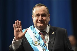 Tân Tổng thống Guatemala nhậm chức