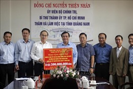 Đồng chí Nguyễn Thiện Nhân thăm và tặng quà tết tại Quảng Nam