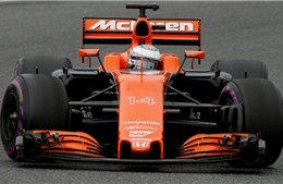 F1: Nghi ngờ virus SARS-CoV-2 &#39;tấn công&#39; đội đua McLaren và đội Haas