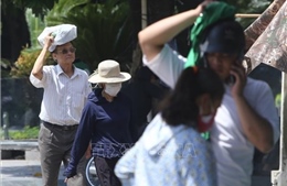 Hà Nội nóng đỉnh điểm, nhiệt độ chạm ngưỡng 40 độ C