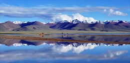 Thu được lõi trầm tích hồ trên cao nguyên Tây Tạng
