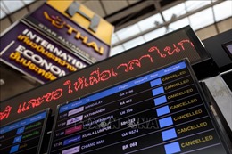 Thái Lan cấm các hãng hàng không chở người mắc COVID-19 quá cảnh