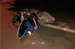 Ô tô va chạm xe máy tại Buôn Ma Thuột khiến hai mẹ con tử vong