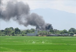 Cháy dữ dội trong sân bay quân sự Thành Sơn