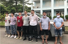 Tuần tra cao tốc Nội Bài - Lào Cai, phát hiện 5 người Trung Quốc nhập cảnh trái phép