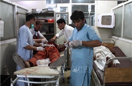 Hàng loạt vụ nổ bom bên ngoài nhà tù ở thành phố Jalalabad, Afghanistan