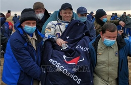 Ba nhà du hành vũ trụ làm việc trên ISS trở về Trái Đất an toàn