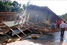 Mưa do ảnh hưởng bão số 8 khiến việc cứu trợ tại Quảng Trị gặp khó khăn