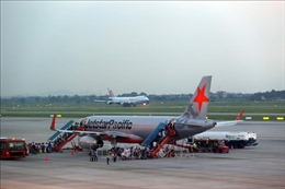 Tạm giữ một hành khách la hét có bom trên máy bay tại sân bay Nội Bài