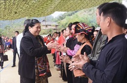Phó Chủ tịch Thường trực Quốc hội Tòng Thị Phóng tiếp xúc cử tri tại tỉnh Sơn La