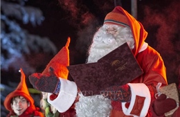 Ông già Noel với sứ mệnh đêm Giáng sinh giữa đại dịch
