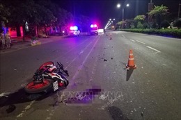 Xe máy tông đuôi xe ba gác khiến một người tử vong
