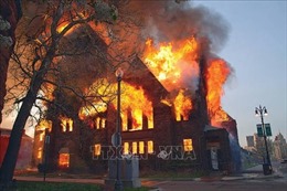 Thêm 2 nhà thờ Công giáo tại Canada bị cháy