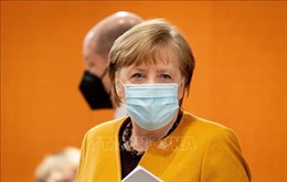 Thủ tướng Đức tiêm hai loại vaccine ngừa COVID-19 khác nhau
