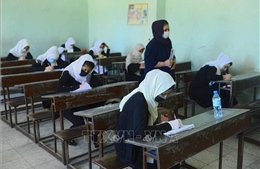 Taliban yêu cầu sinh viên nữ và nam học riêng lớp
