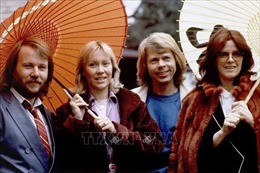 Nhóm nhạc ABBA trở lại bảng xếp hạng đĩa đơn của Vương quốc Anh