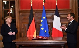 Tổng thống Pháp tặng huân chương &#39;Bắc đẩu Bội tinh&#39; cho Thủ tướng Đức