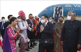 Chủ tịch Quốc hội Vương Đình Huệ đến New Delhi, bắt đầu thăm chính thức Cộng hòa Ấn Độ