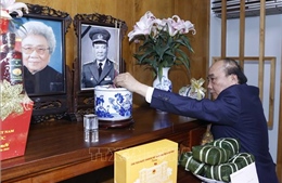 Chủ tịch nước dâng hương tưởng nhớ các đồng chí lãnh đạo Đảng, Nhà nước đã qua đời