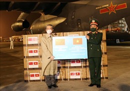 Tiếp nhận vaccine Vero-Cell của Bộ Quốc phòng Trung Quốc trao tặng