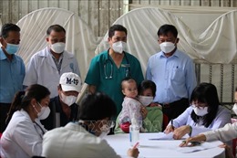 Khám chữa bệnh từ thiện cho hàng trăm lượt người gốc Việt tại Campuchia