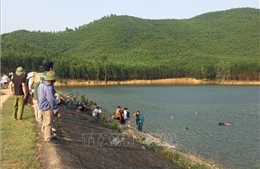 Đã tìm thấy thi thể bốn nữ sinh bị đuối nước khi tắm hồ ở Nghệ An