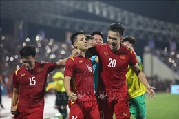 Khoảnh khắc đội trưởng Hùng Dũng mở tỷ số cho U23 Việt Nam trước U23 Myanmar