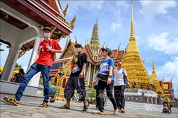 Thái Lan bãi bỏ quy định bắt buộc đeo khẩu trang 