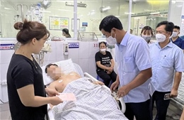 Nỗ lực cứu chữa nạn nhân còn sống sót trong vụ ngạt khí ở Phú Thọ