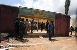 Nhà tù ở Nigeria bị tấn công, hàng trăm tù nhân trốn thoát